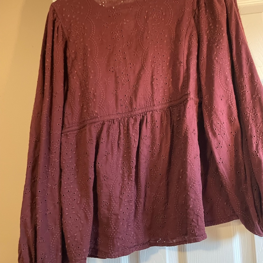 Old Navy Burgundy Eyelet Peasant Blouse - Picture 5 of 10